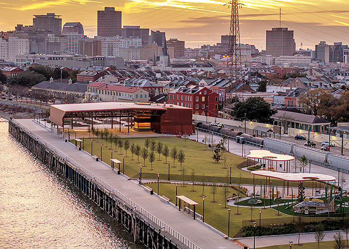 Display Image for Course: Postindustrial Waterfronts