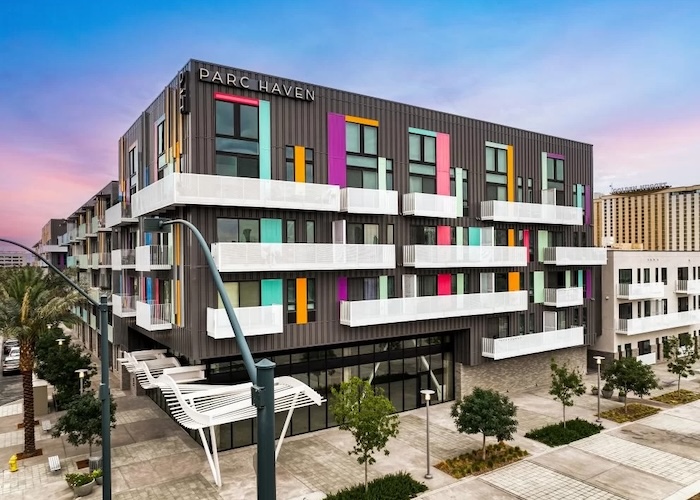 Display Image for Course: Bold Color. Creative Expression. Long-Term Durability.